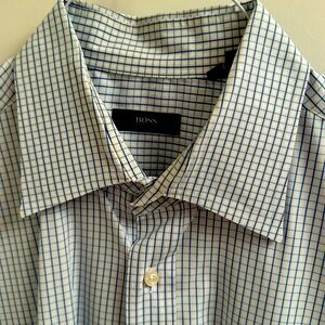 Boss men’s dress shirt dry cleaned like new